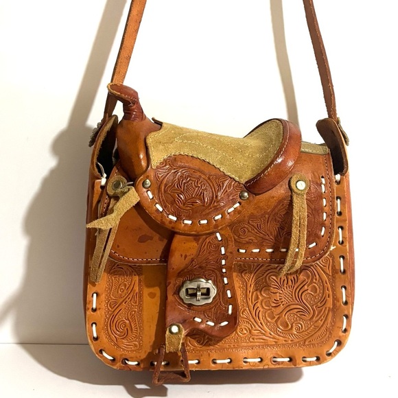 Handmade Saddle Style Brown Leather shoulder Bag - Picture 11 of 11